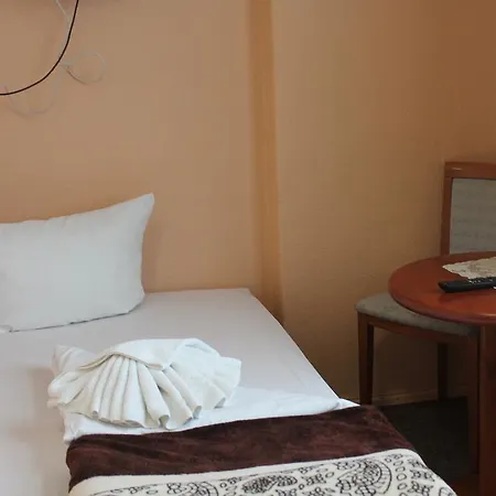 Potsdamer Hof Am Potsdamer Platz 3*